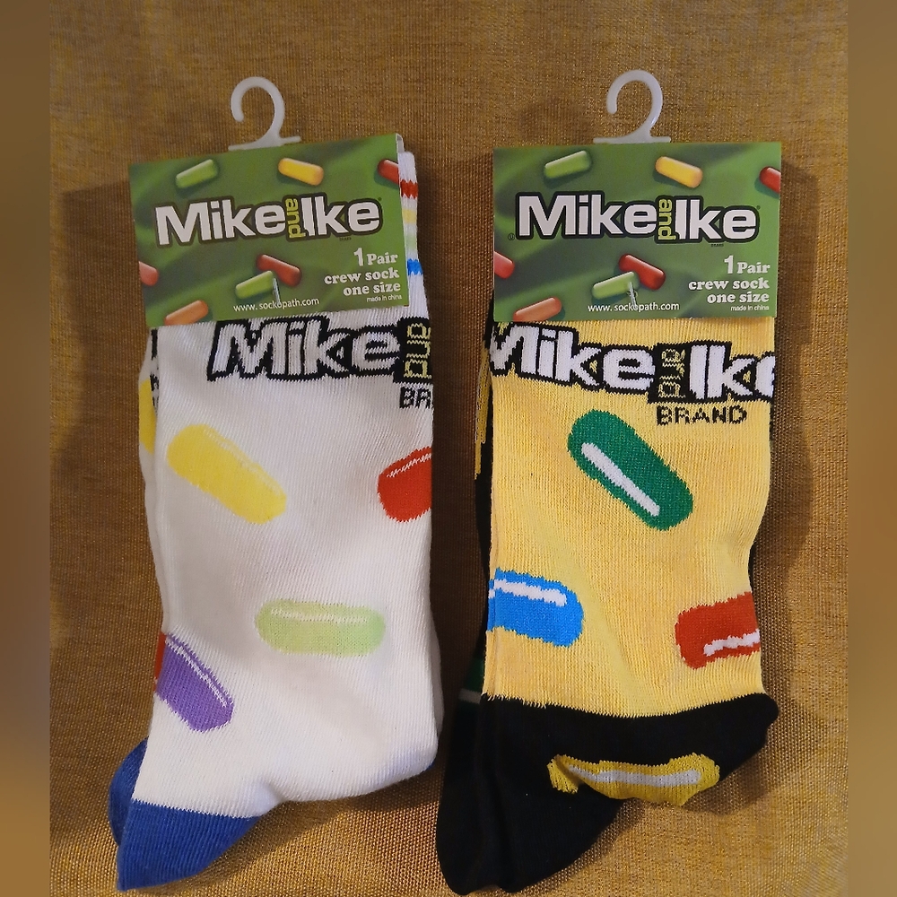 Mike & Ike Colorful Unisex Novelty Crew Socks (032125A)